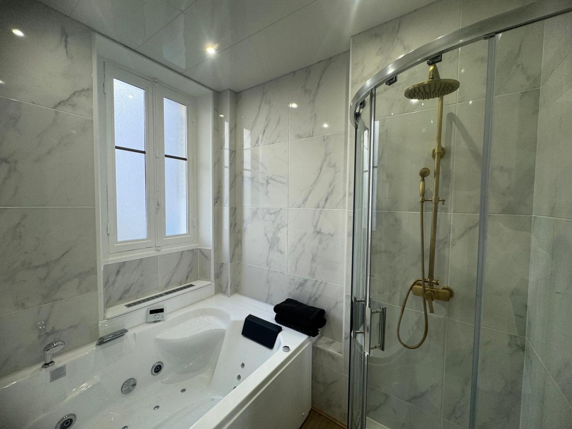L'Experience Appartement & Spa Prive Chambery Exterior photo